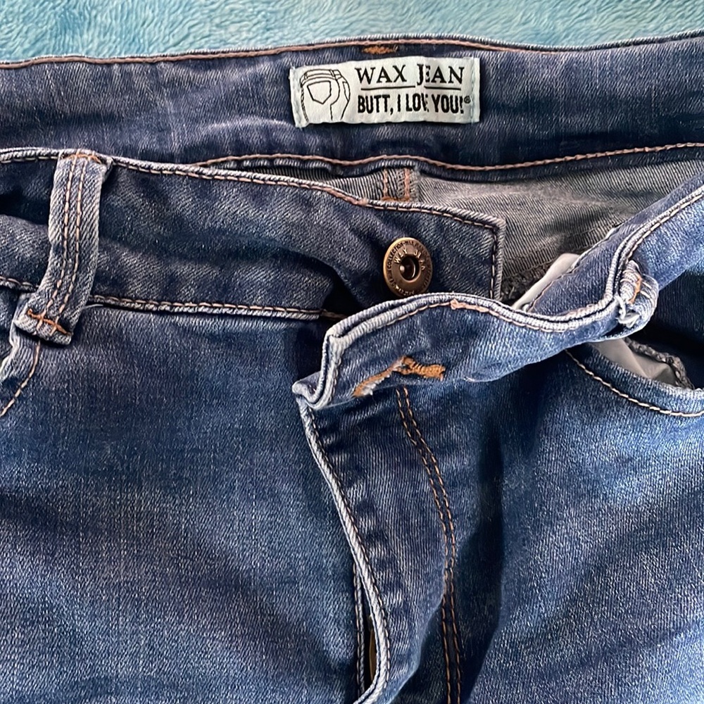 Blue Wax Jean ripped size 7